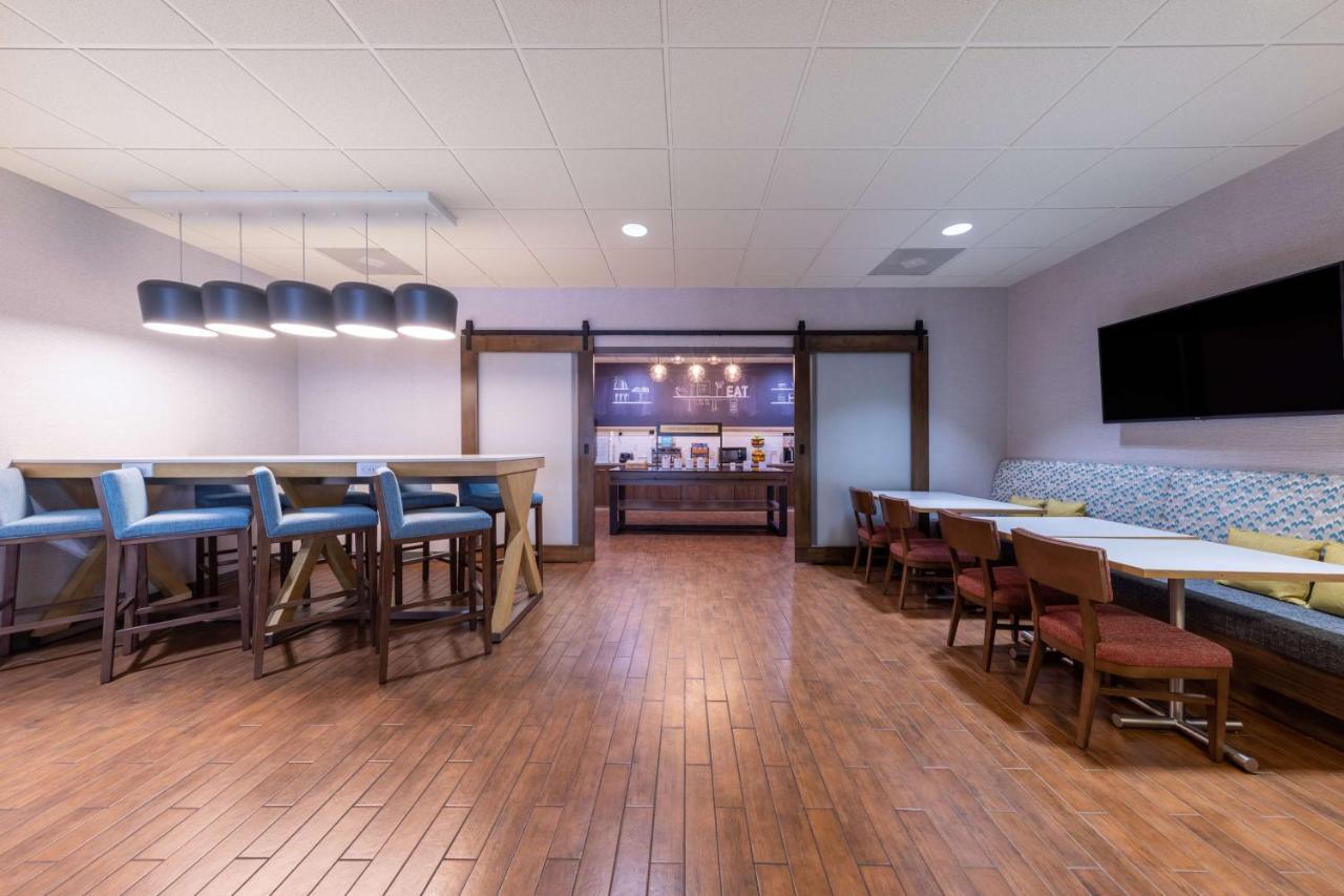 Hampton Inn Saint Robert Exterior photo